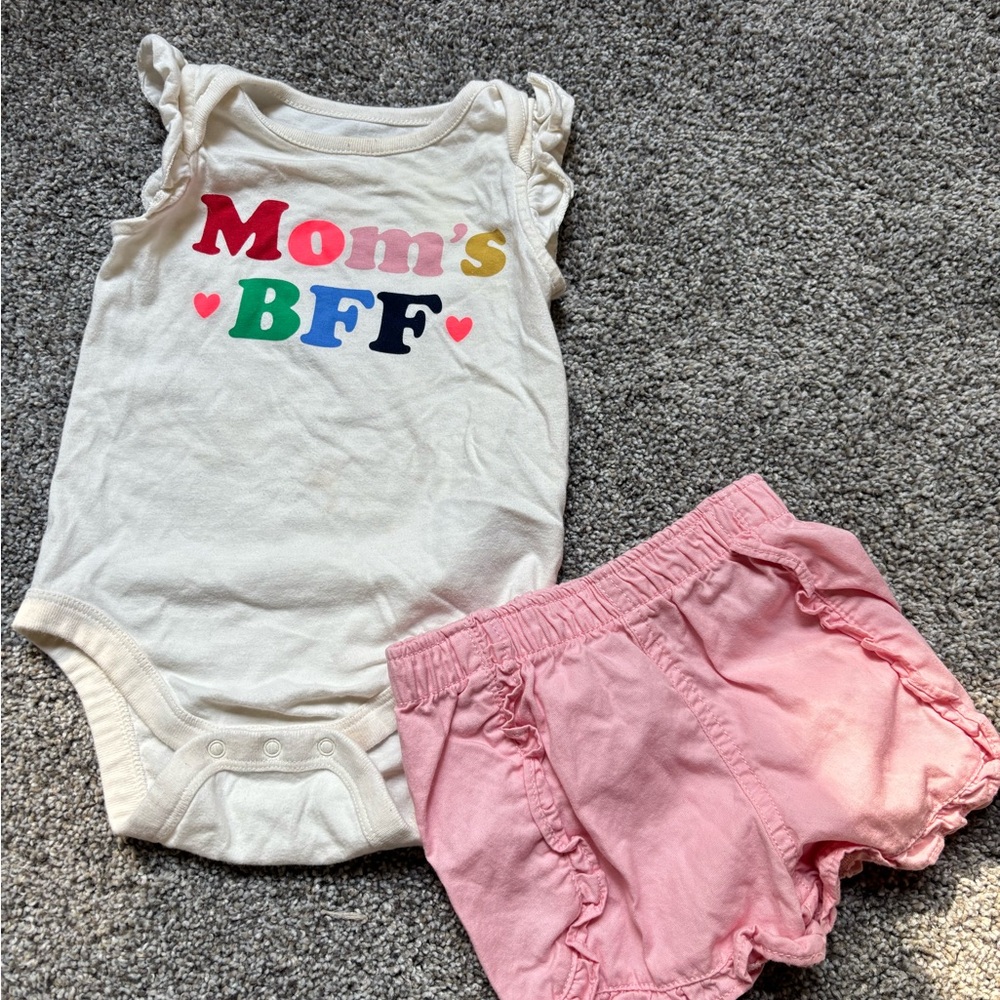 3/$15 GAP Baby Cream Bodysuit and Pink Shorts Set
